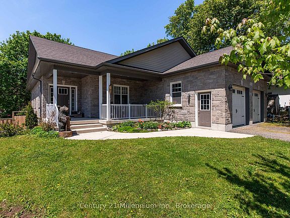 2nd image of 142 Isla St