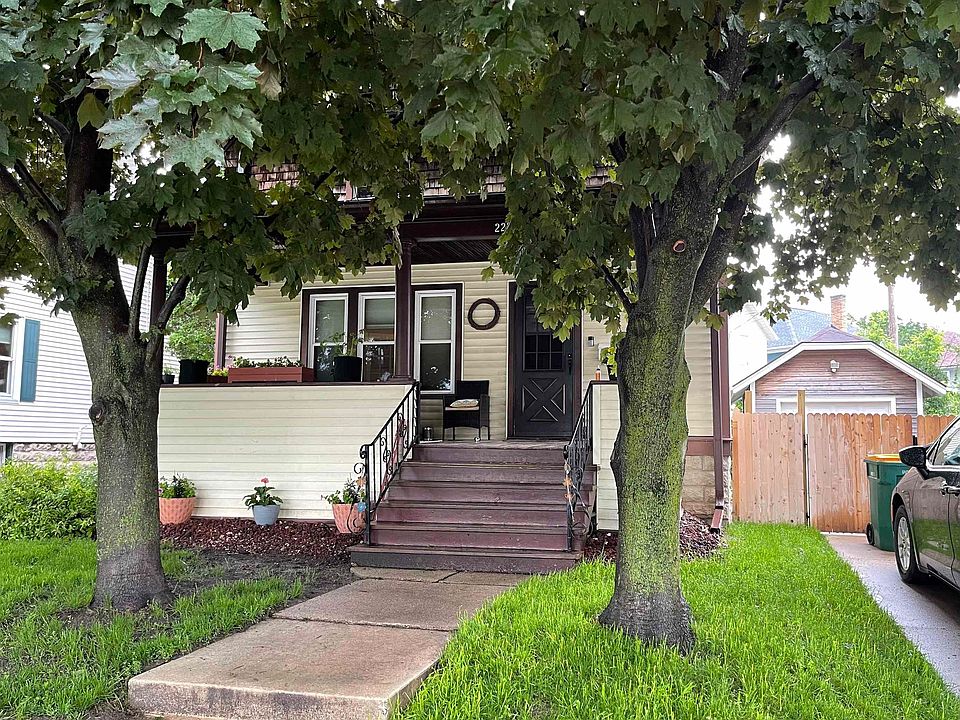 1st image of 222 Lac Vue Ct