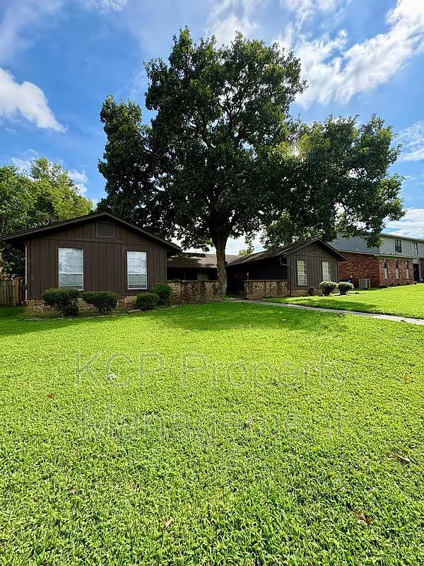 2 bed, 2.0 bath, 1526 sqft, $975 — Photo 1