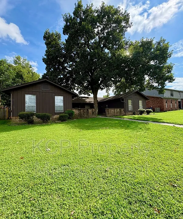 4802 S South Cir #U