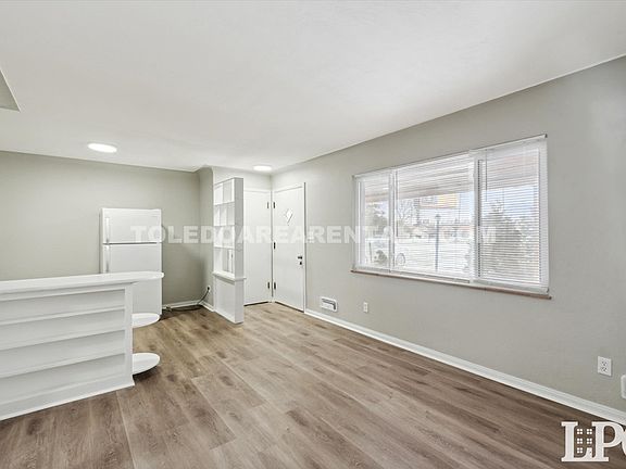 4th image of 4225 Harvest Ln #2