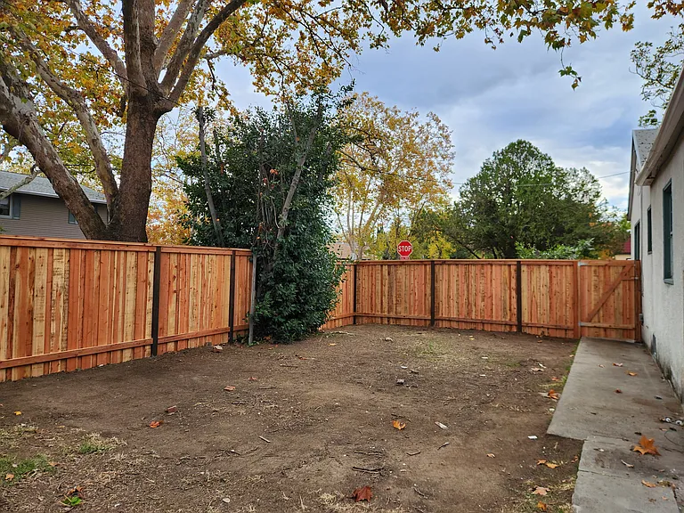 600 Grove St — Photo 19
