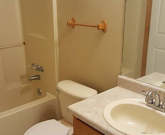 3rd image of 8801 Marina Ave