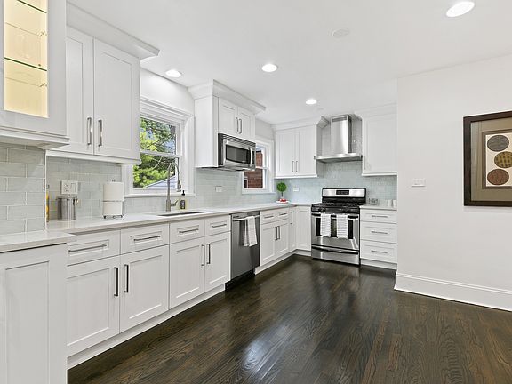 2nd image of 6336 N Lenox Ave