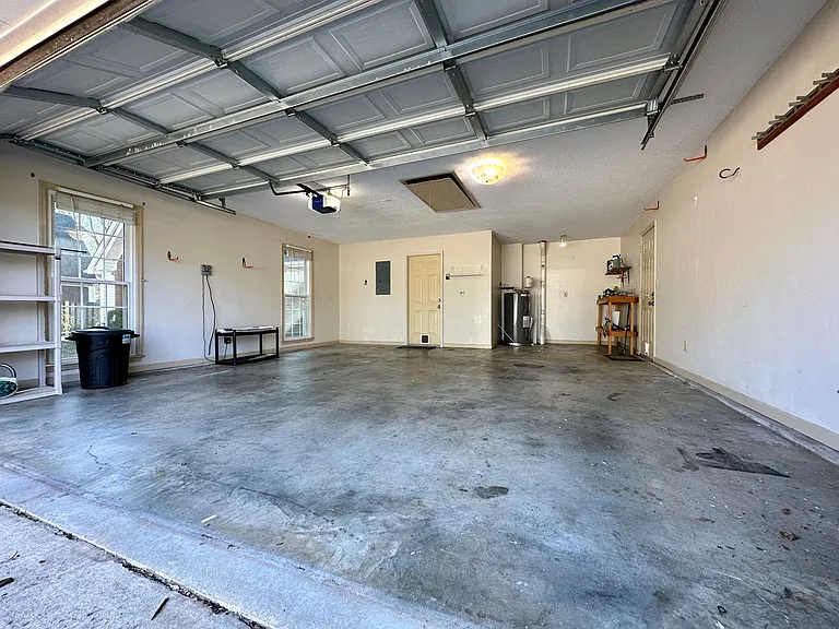141 Victoria Dr — Photo 21