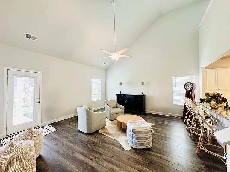 2464 Campton Loop — Photo 18