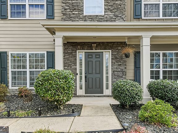 3rd image of 7080 Roselake Cir