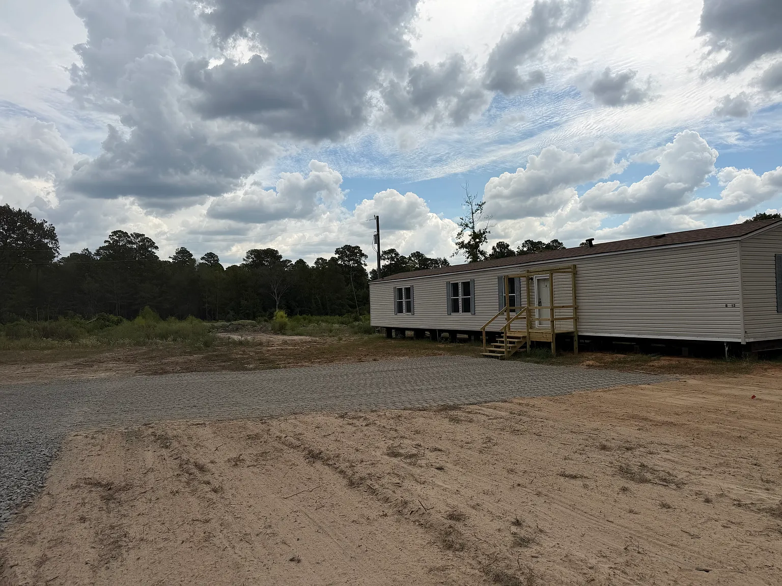 3 bed, 1216 sqft, $1,150 — Photo 2
