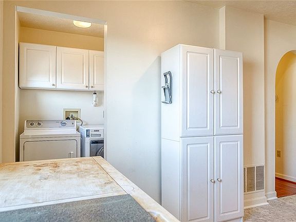 4th image of 310 Wildflower Ct