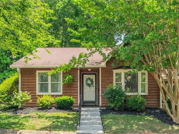 650 Rock Garden Cir, Winston Salem, NC 27104