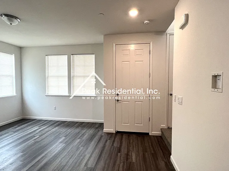 2943 Toulouse Walk — Photo 6