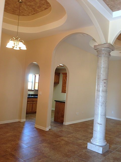 2nd image of 402 Jessica St