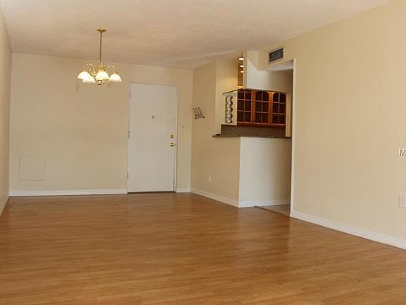 5th image of 2302 S Manhattan Ave APT 320