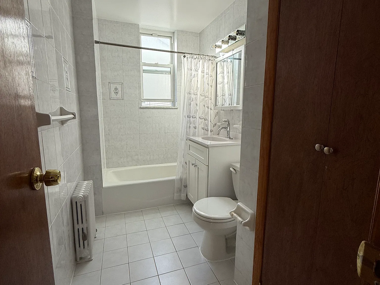 2 bed, 800 sqft, $2,300 — Photo 1