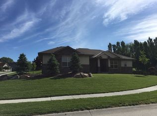 21111 McClellan Dr, Gretna, NE 68028