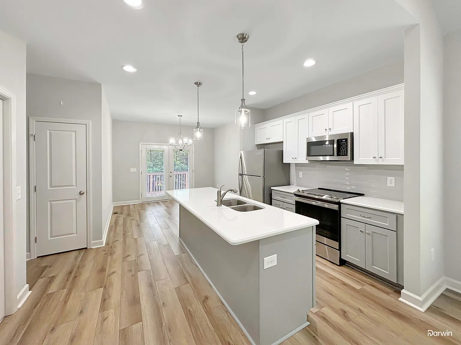 3 bed, 2.0 bath, 1214 sqft, $1,785 — Photo 2