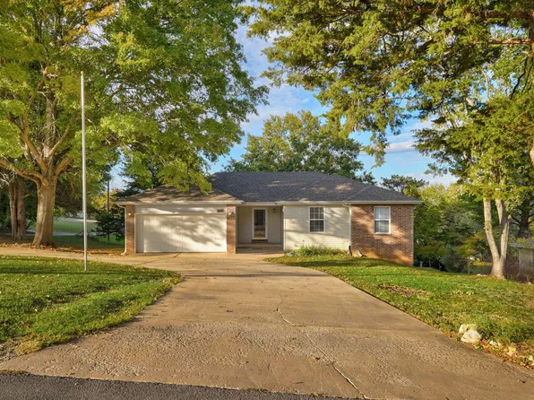 1103 E Lark Street, Ozark, MO 65721