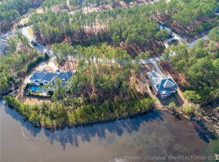 102 Broadlake Ln, Spring Lake, NC 28390