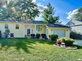 335 McDivitt Ave, Lincoln, IL 62656