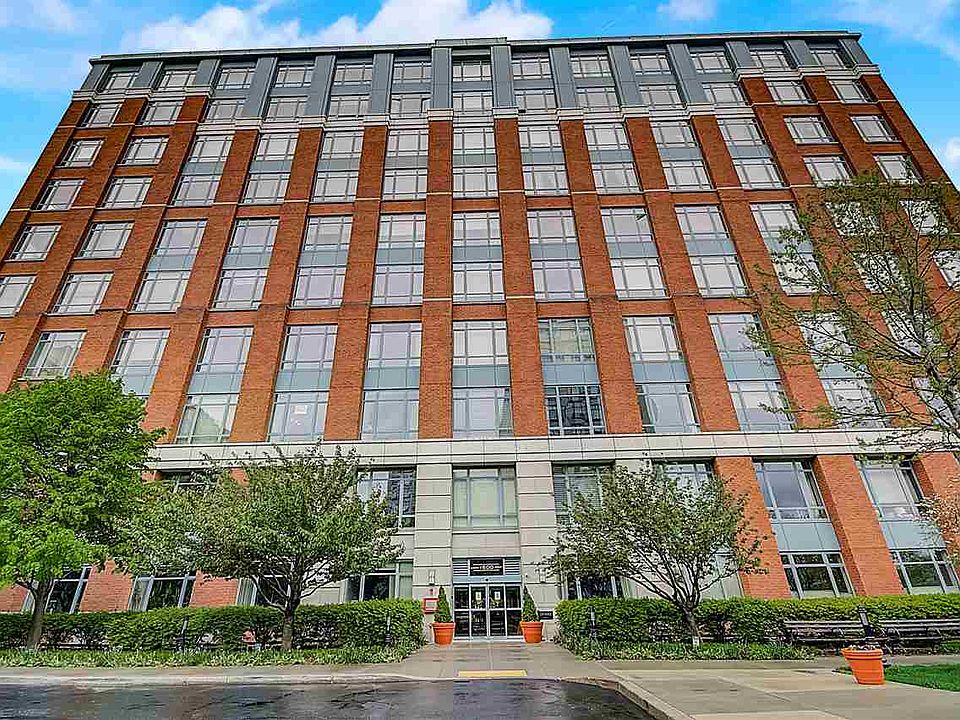 1st image of 1500 Garden St APT 3B