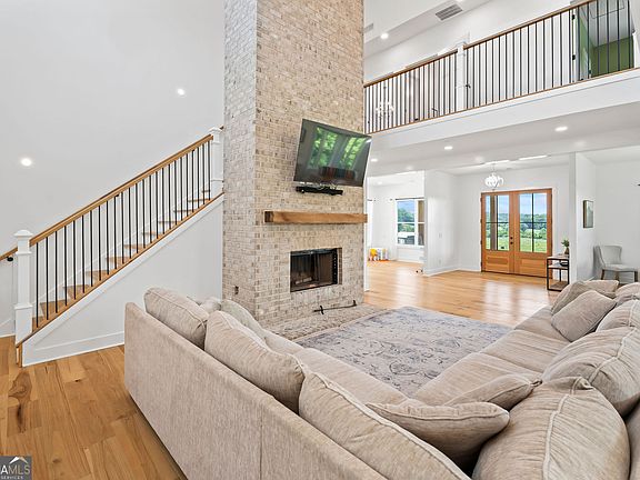 3rd image of 5315 Hendrix Rd