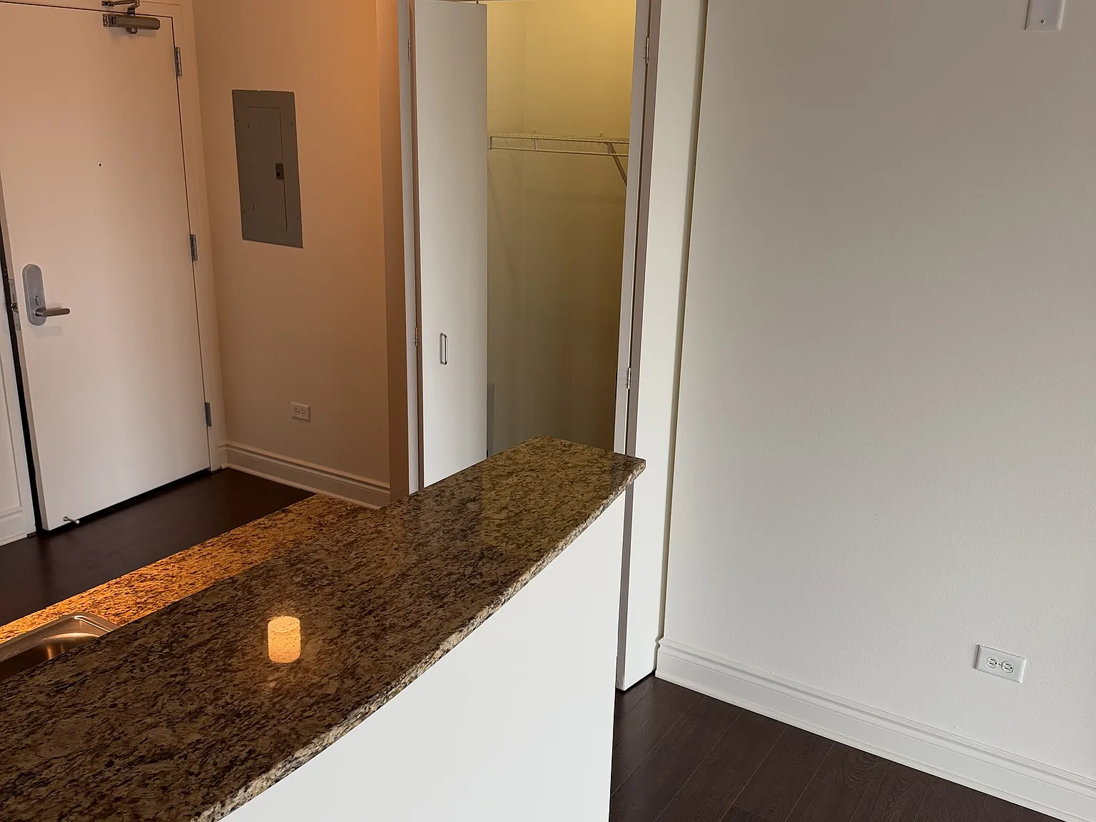 2 bed, 1123 sqft, $3,843 — Photo 2