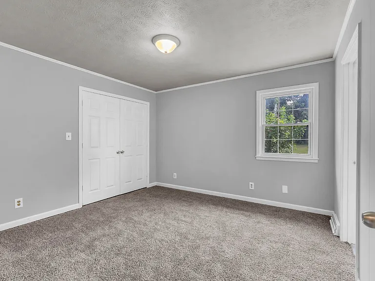 359 Meadow Ln — Photo 34