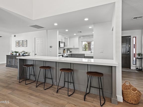 3rd image of 8266 E LIPPIZAN Trail