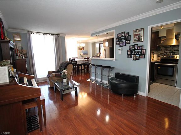 4th image of 90 Ling Rd #904