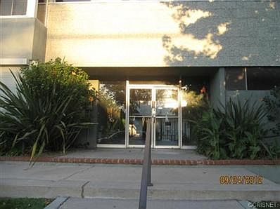 2nd image of 6160 Whitsett Ave APT 3