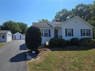 59 Double Cross Ct, Mathews, VA 23109