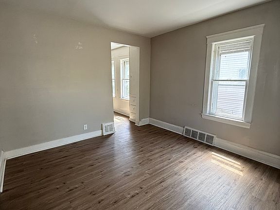 5th image of 713 E 156th St #1