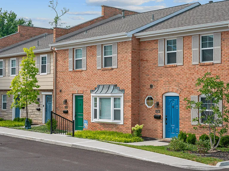 Galbraith Pointe Apartments and Townhomes — Photo 40