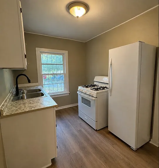 4100 Boyd St — Photo 2