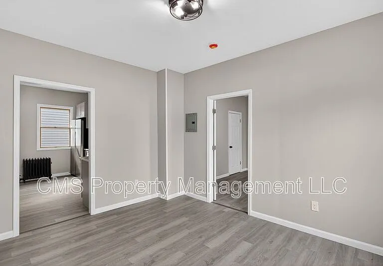 378 Grand St #1R — Photo 17
