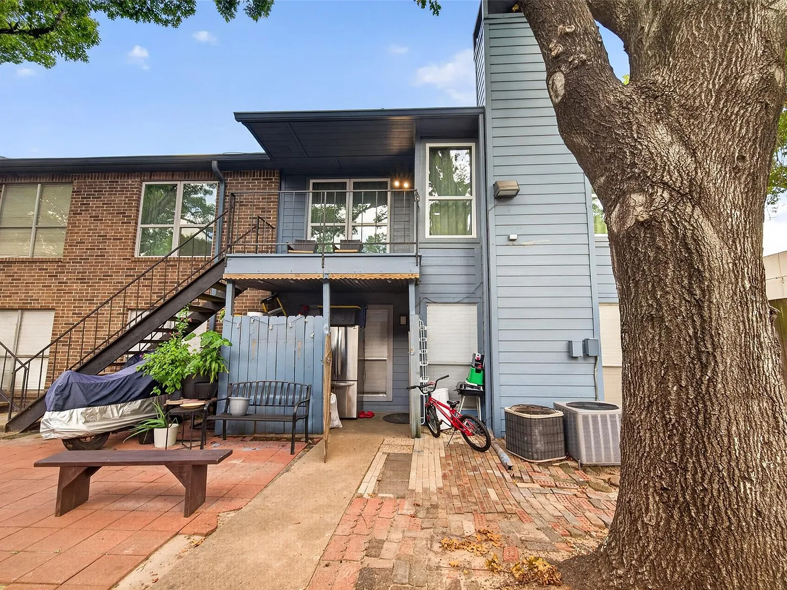 2 bed, 1.0 bath, 808 sqft, $2,000 — Photo 3