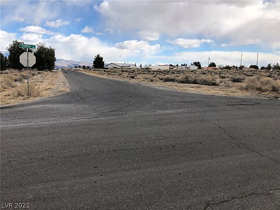 3rd image of 2540 E Zephyr Ave