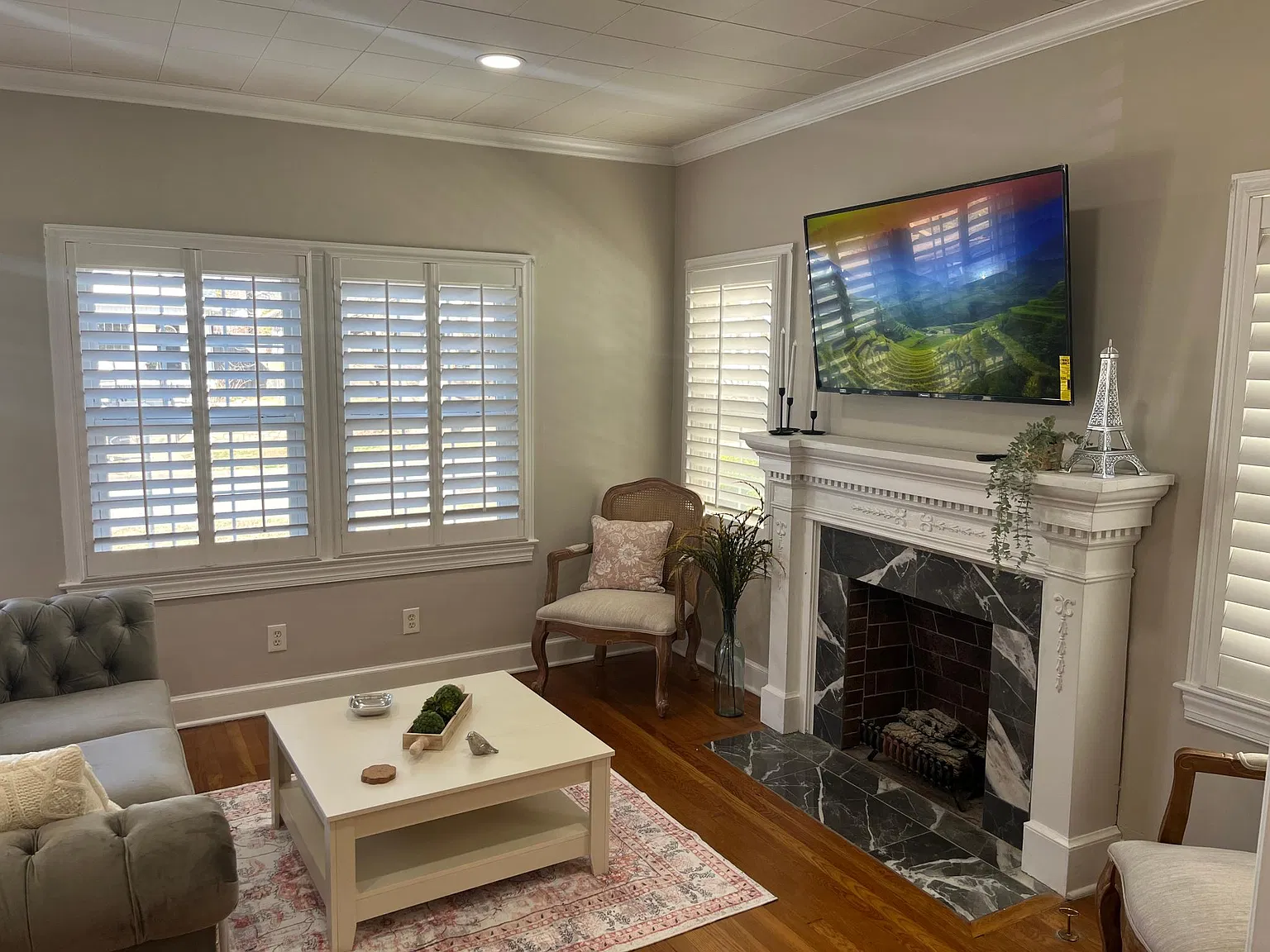 2 bed, 1300 sqft, $2,200 — Photo 2