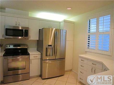 4th image of 832 Oak Harbour Dr