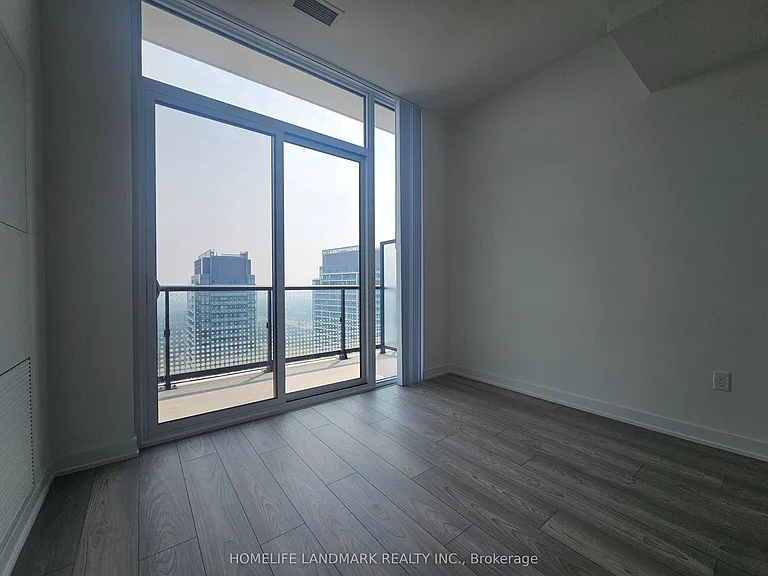 5858 Yonge St #Penthouse 11 — Photo 4