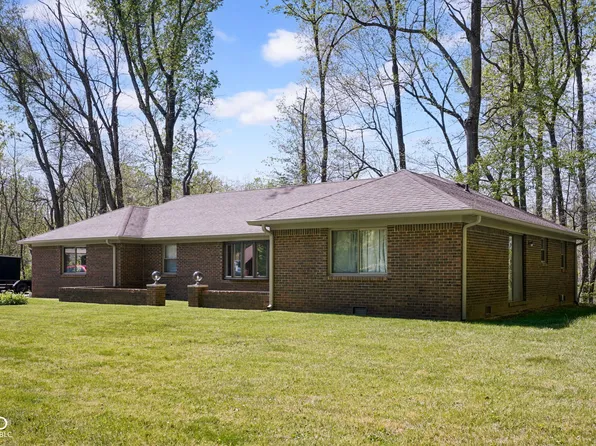 10912 Ole Foxe Rd, Terre Haute, IN 47803