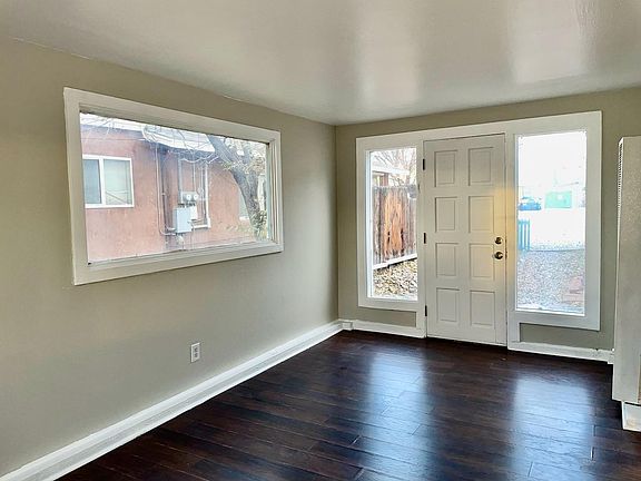 4th image of 215 Stanford Dr SE #1/2