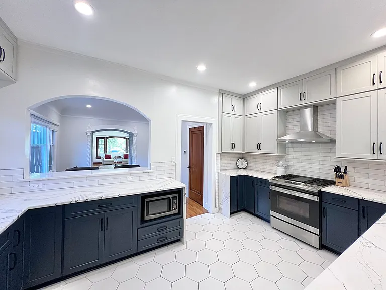4303 E 3rd St — Photo 9