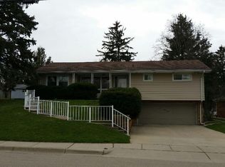 3030 Kaufmann Ave, Dubuque, IA 52001