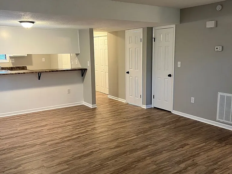 119 Freedom Dr #10 — Photo 1