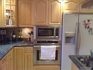 4th image of 9319 201st St