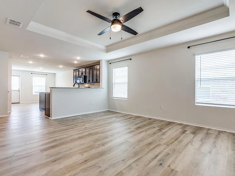 1337 Waggoner Dr — Photo 1