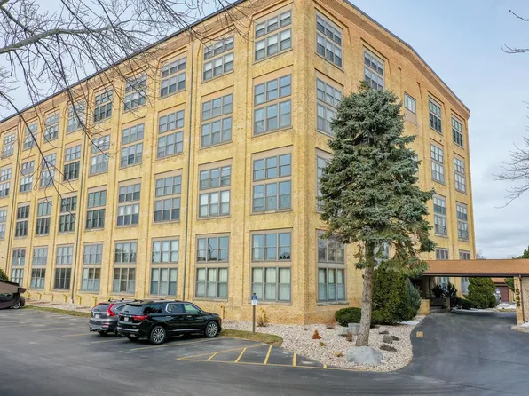 1545 Arboretum Dr APT 227, Oshkosh, WI 54901