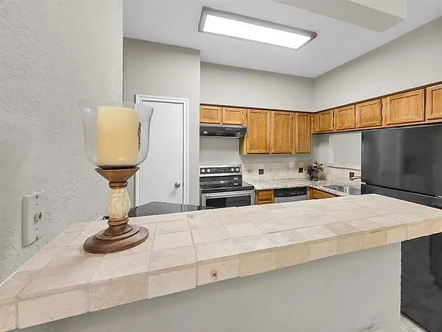 1620 Wellington Pl #303 — Photo 9