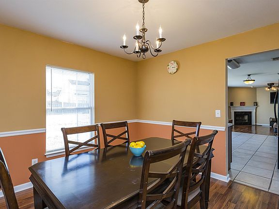 5th image of 505 Lake Forest Dr